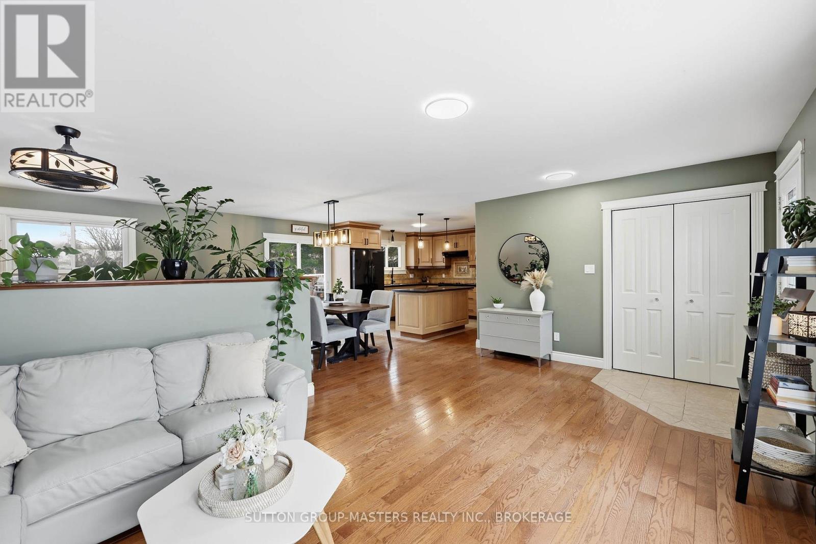 3837 HOLMES ROAD - 10