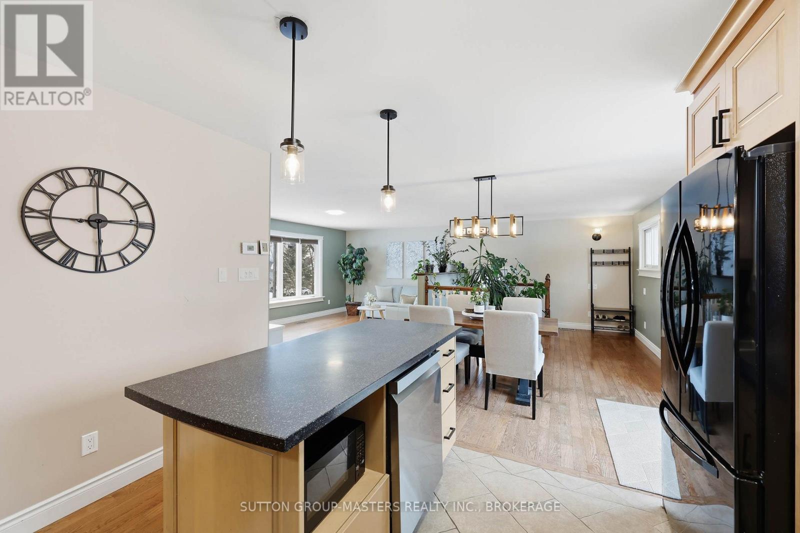 3837 HOLMES ROAD - 19