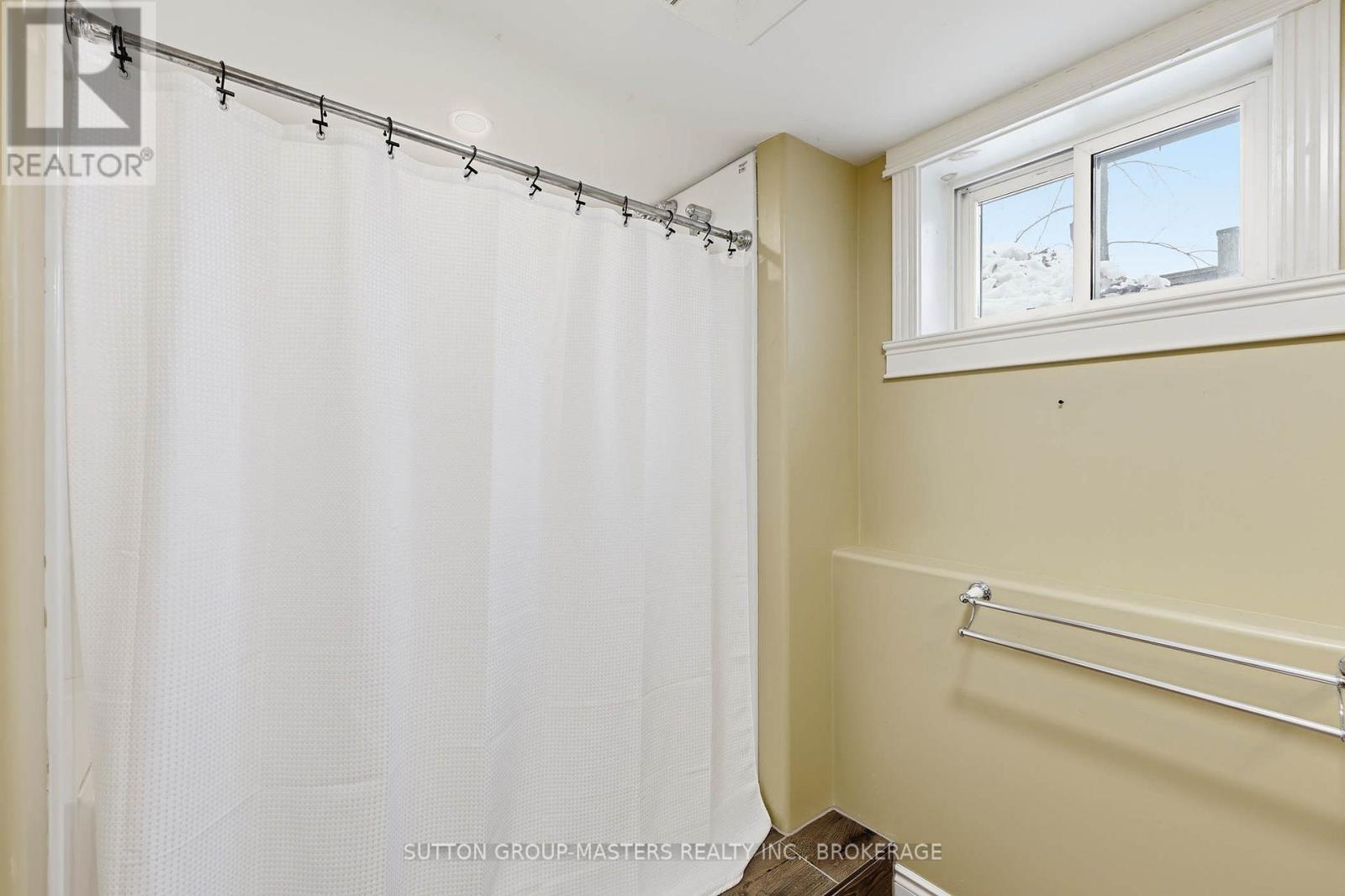 3837 HOLMES ROAD - 36