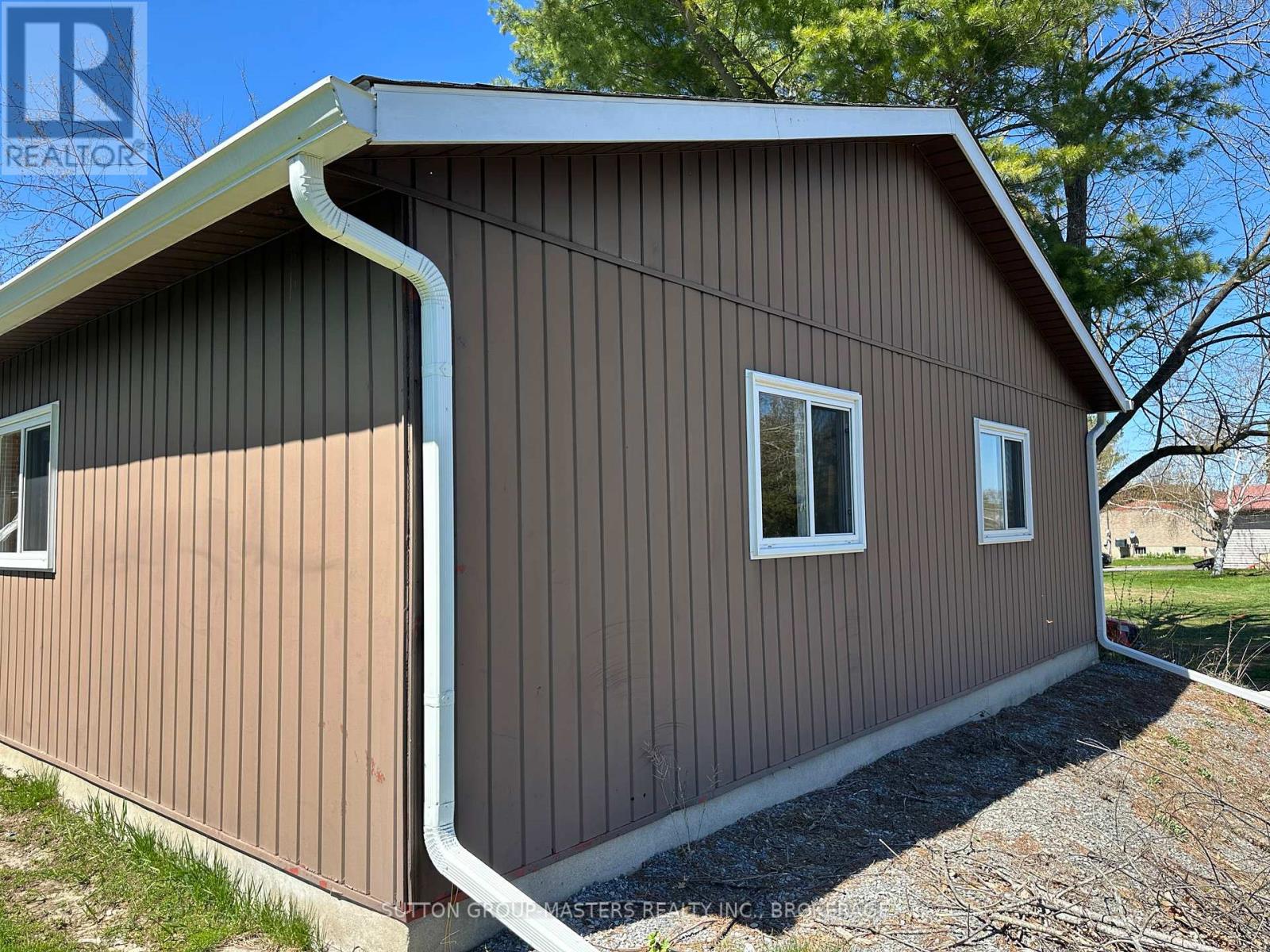 3837 HOLMES ROAD - 44
