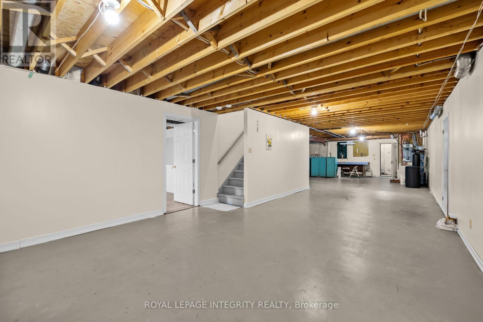 2025 SIXTH LINE ROAD - 41