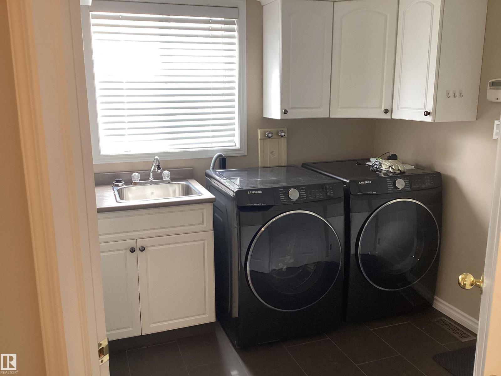 54 Leonard Drive, St. Albert