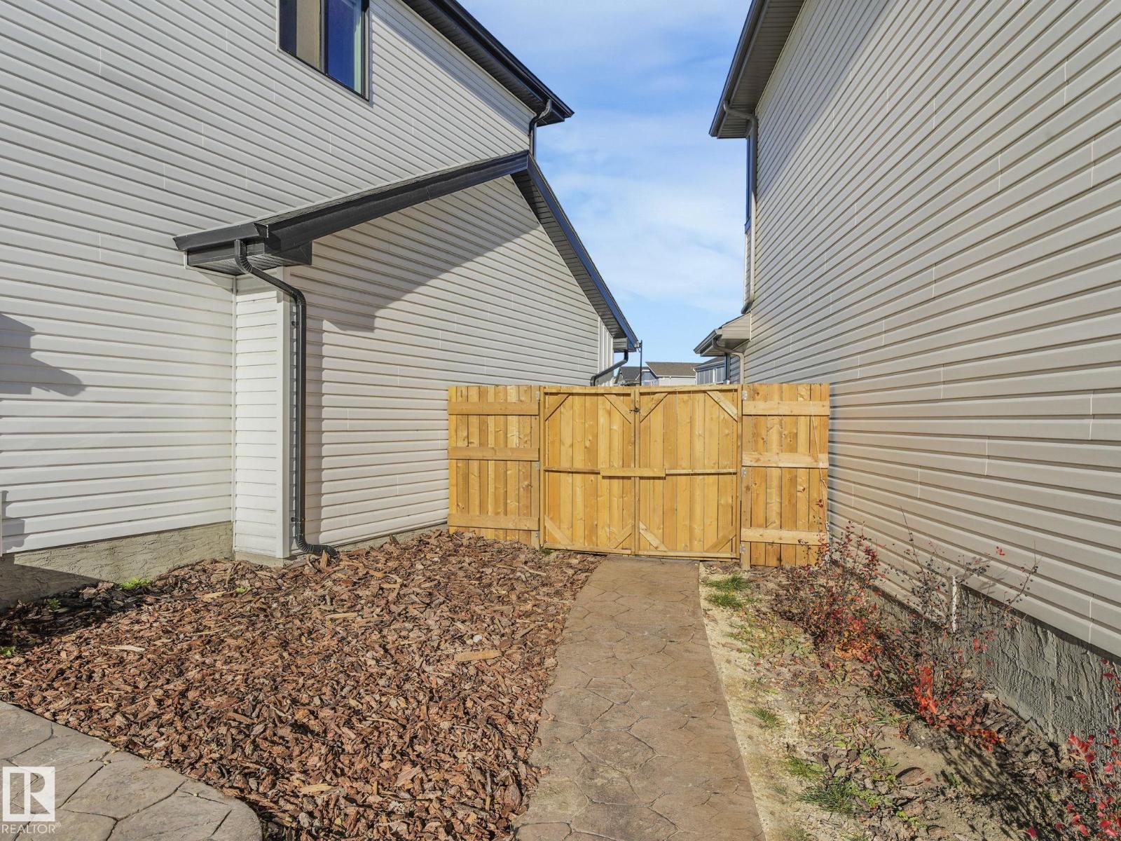 6613 62 AV, Beaumont