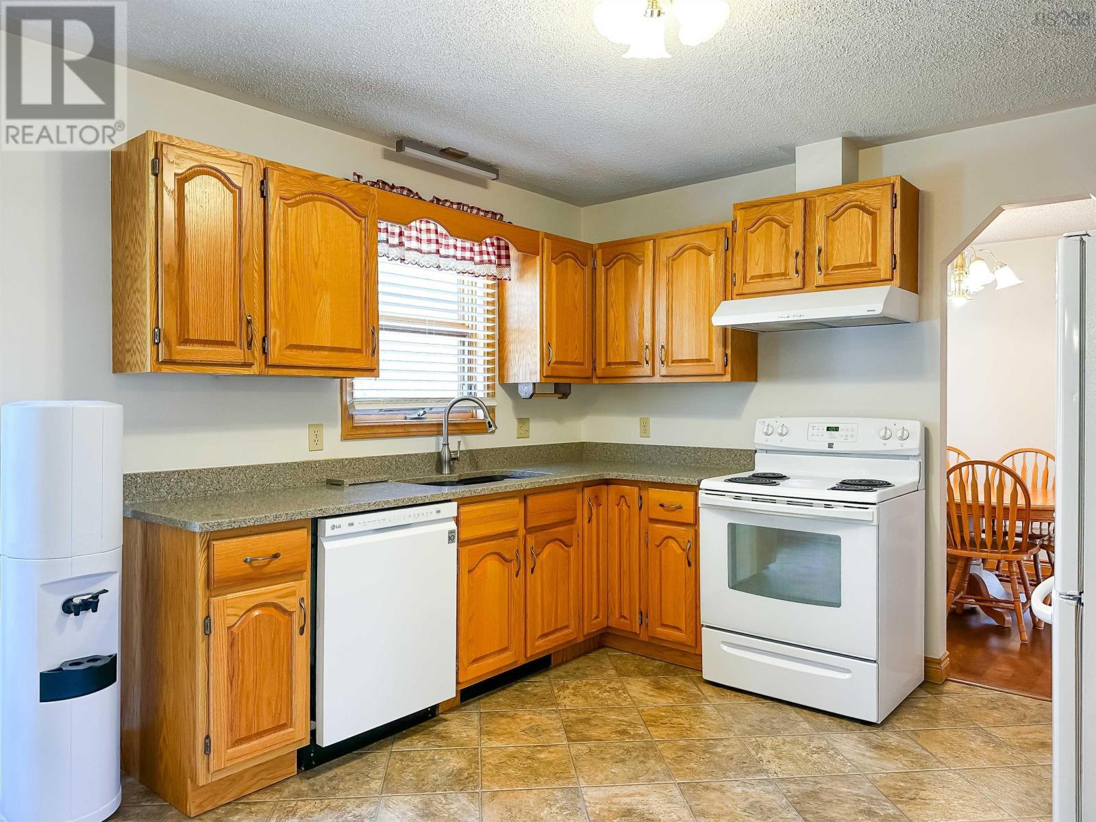 Property 7 of 34 of 2630 Poplar Drive
