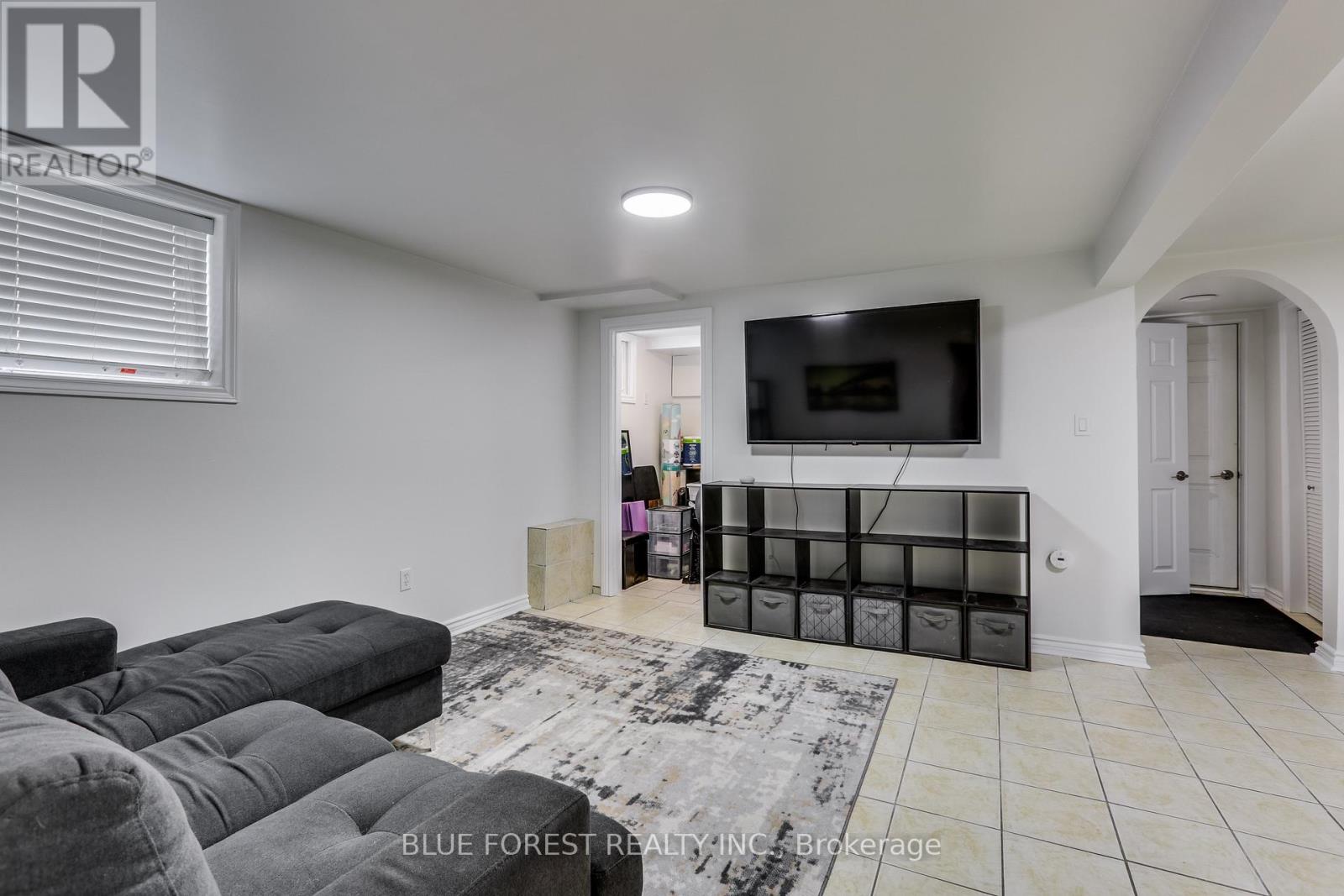 259 KING EDWARD AVENUE - 17