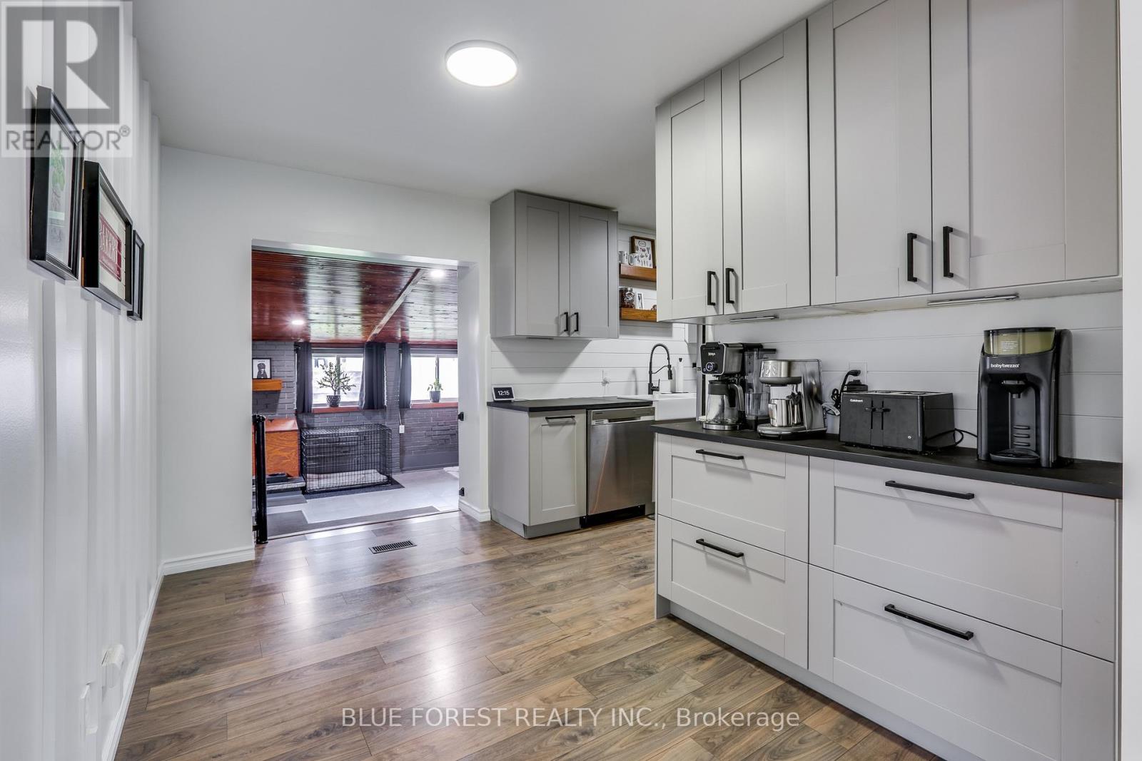 259 KING EDWARD AVENUE - 5