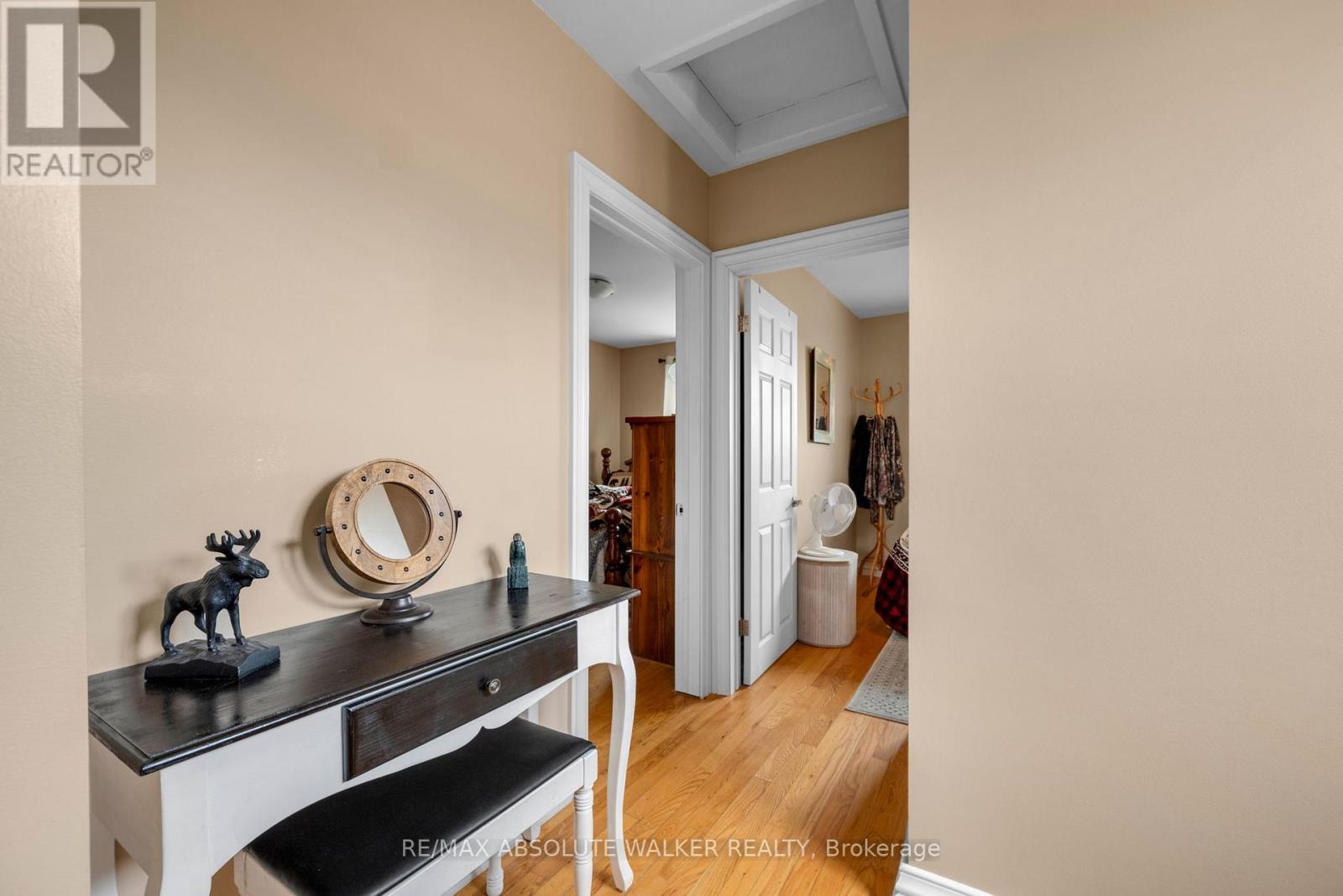 144 VIEWMOUNT DRIVE - 11