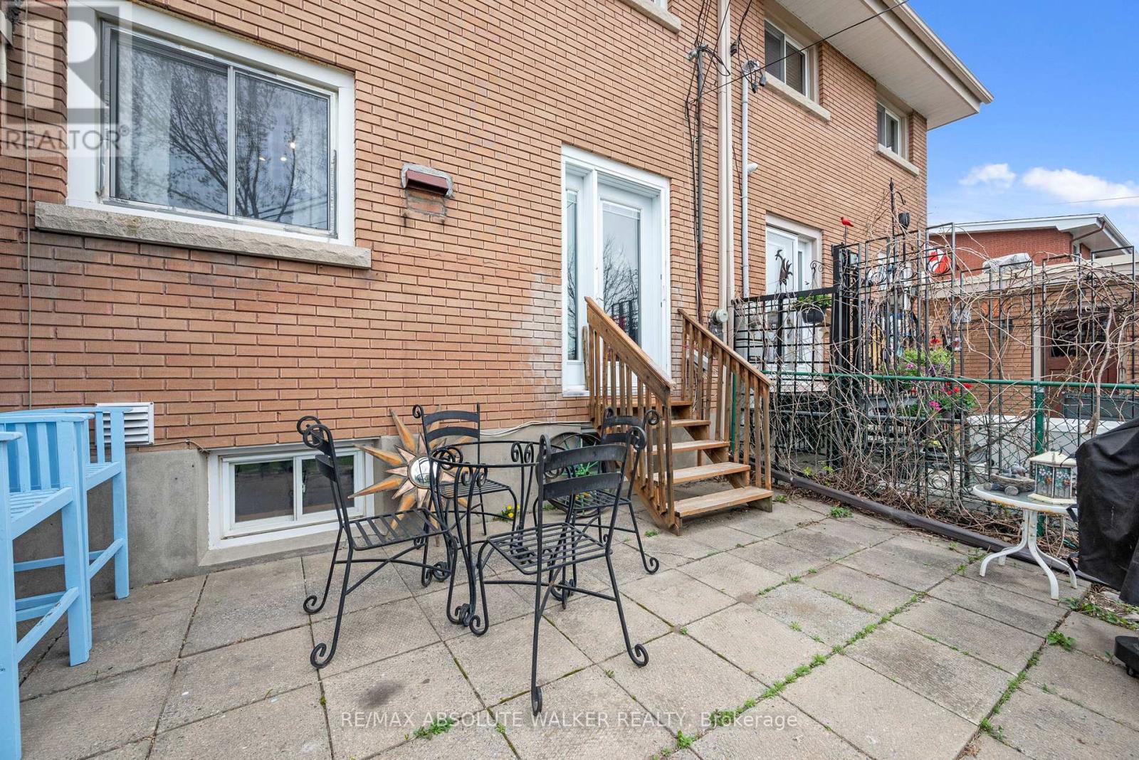 144 VIEWMOUNT DRIVE - 16