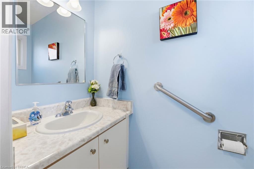 21 GARDEN Crescent, Paris, Ontario, N3L3T3 — Photo 11