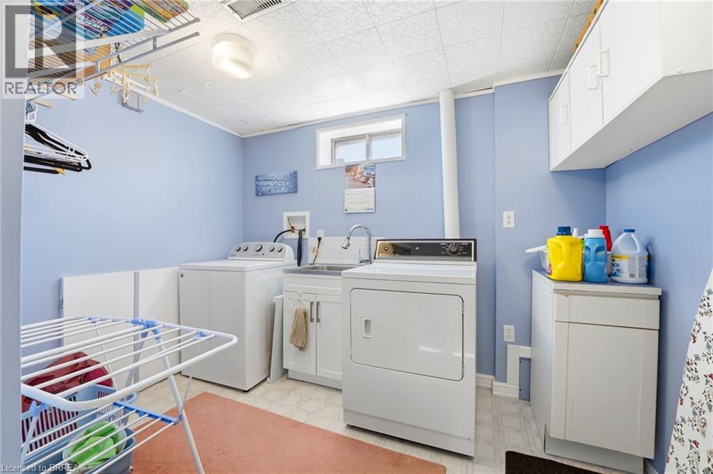 21 GARDEN Crescent - 23