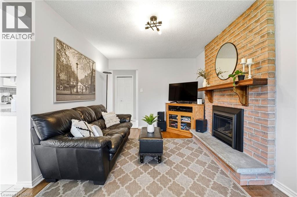21 GARDEN Crescent, Paris, Ontario, N3L3T3 — Photo 9