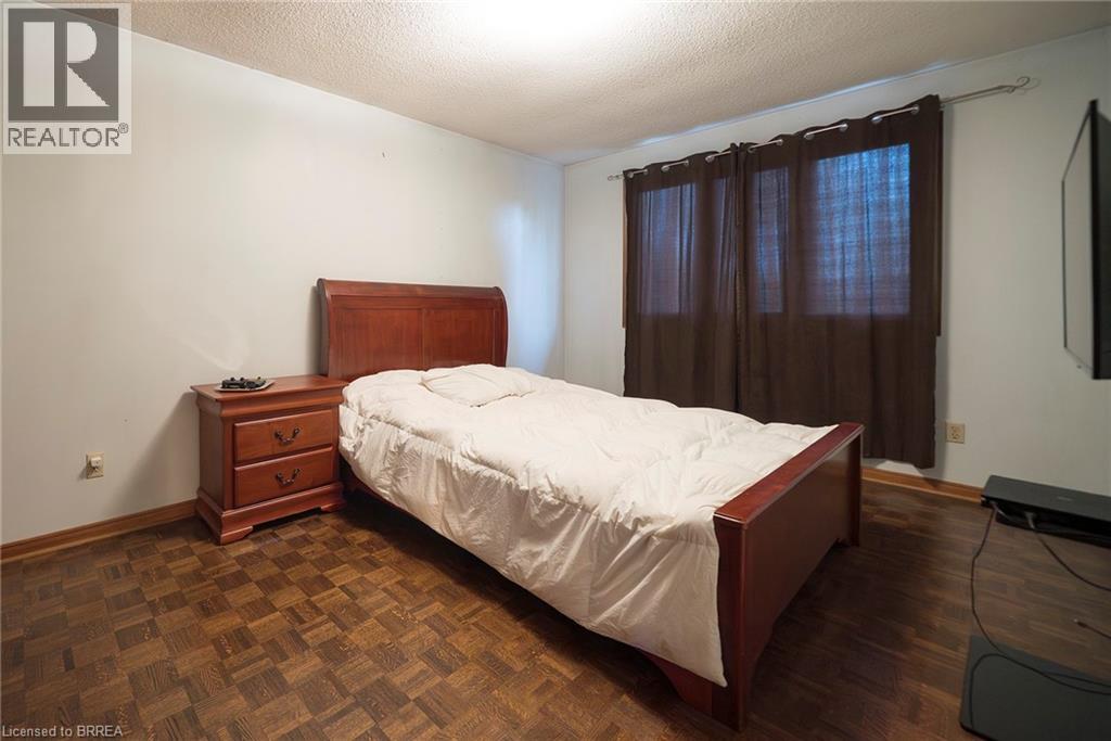2057 WINCANTON Crescent - 26