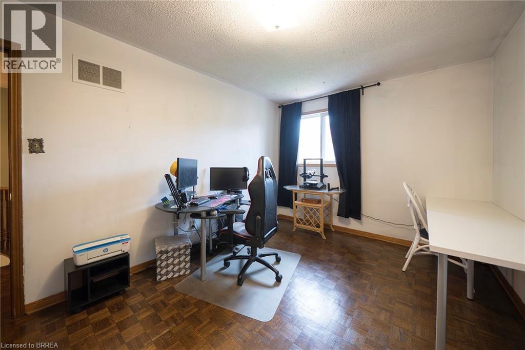 2057 WINCANTON Crescent - 27