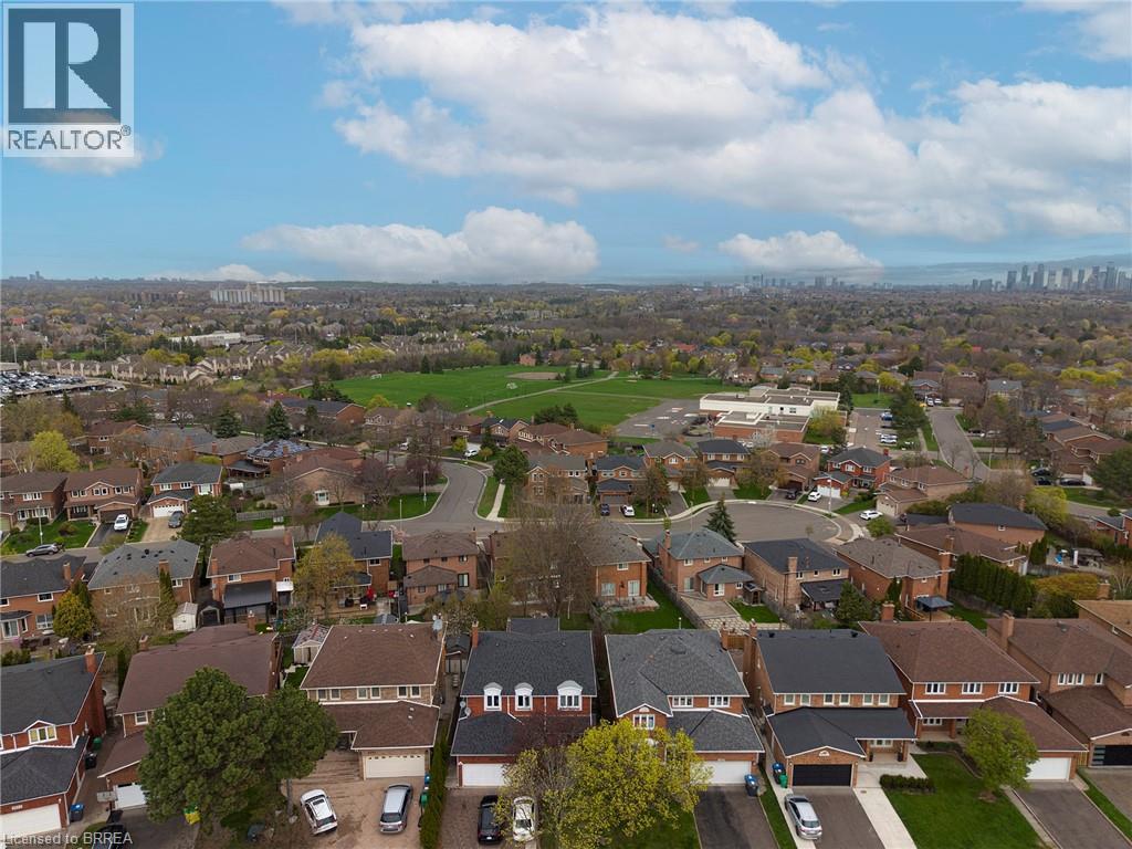 2057 WINCANTON Crescent - 42