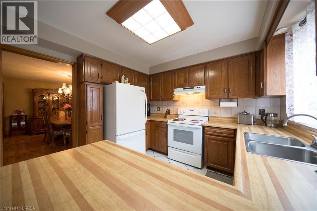 2057 WINCANTON Crescent, Mississauga, Ontario, L5M3E4 — Photo 9