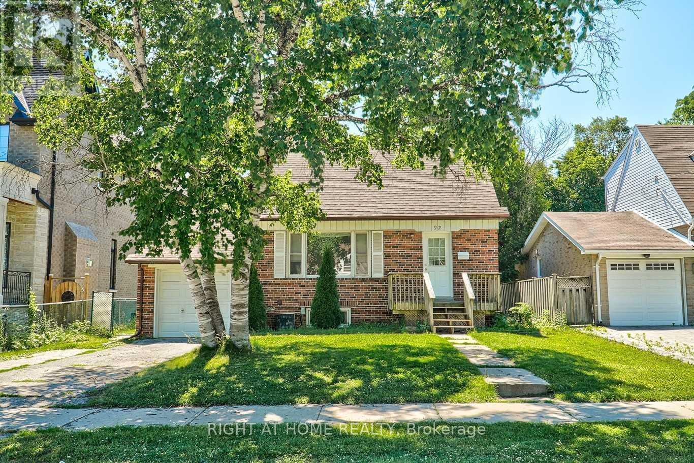 Listing photo of UPPER - 92 LAWRENCE AVENUE