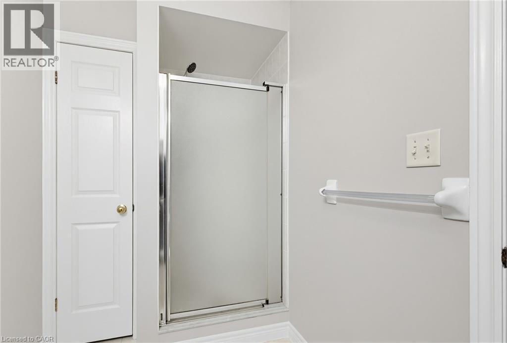 34 GREENTRAIL Drive - 32