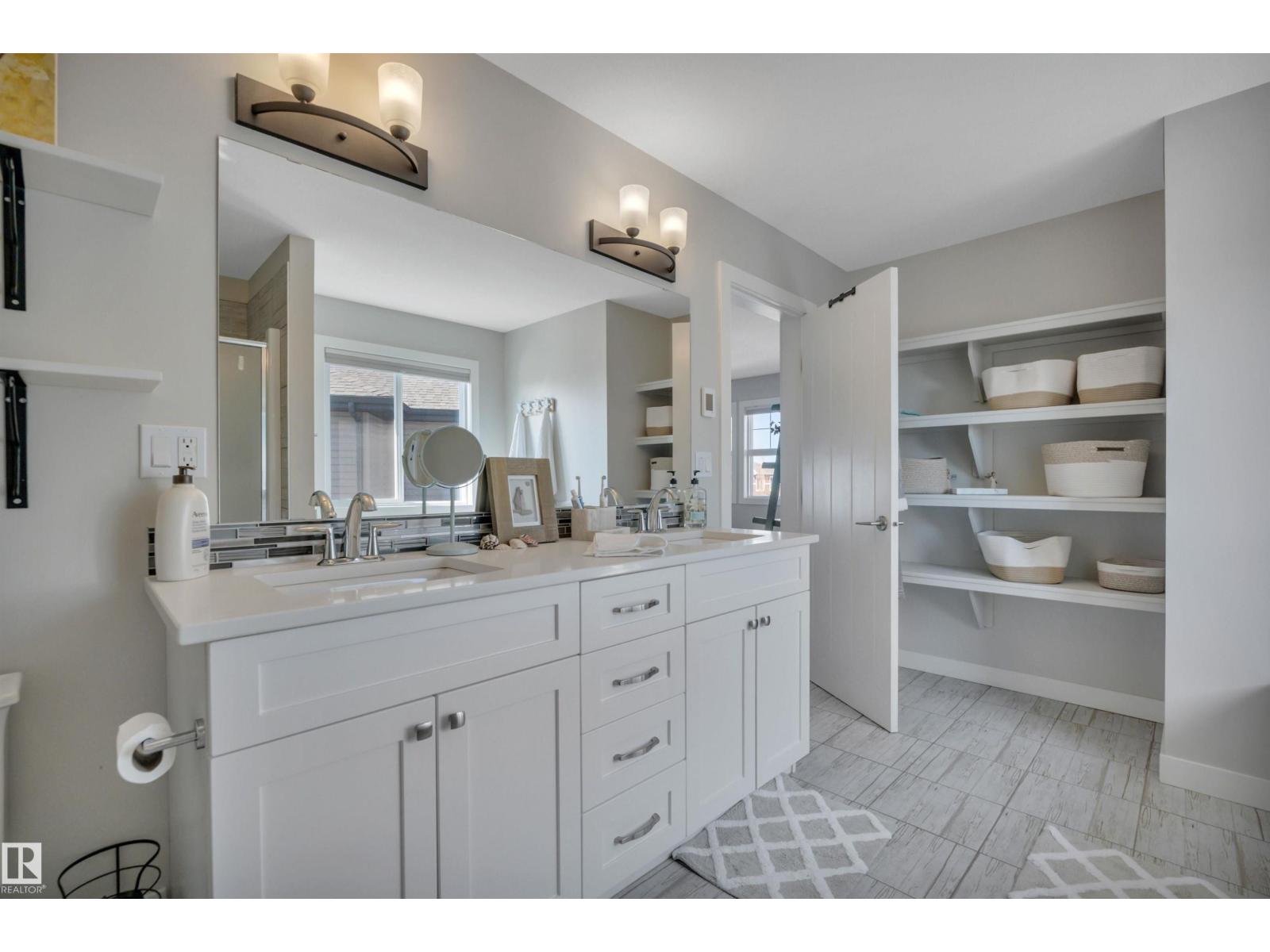 9 ROLSTON CL, Leduc