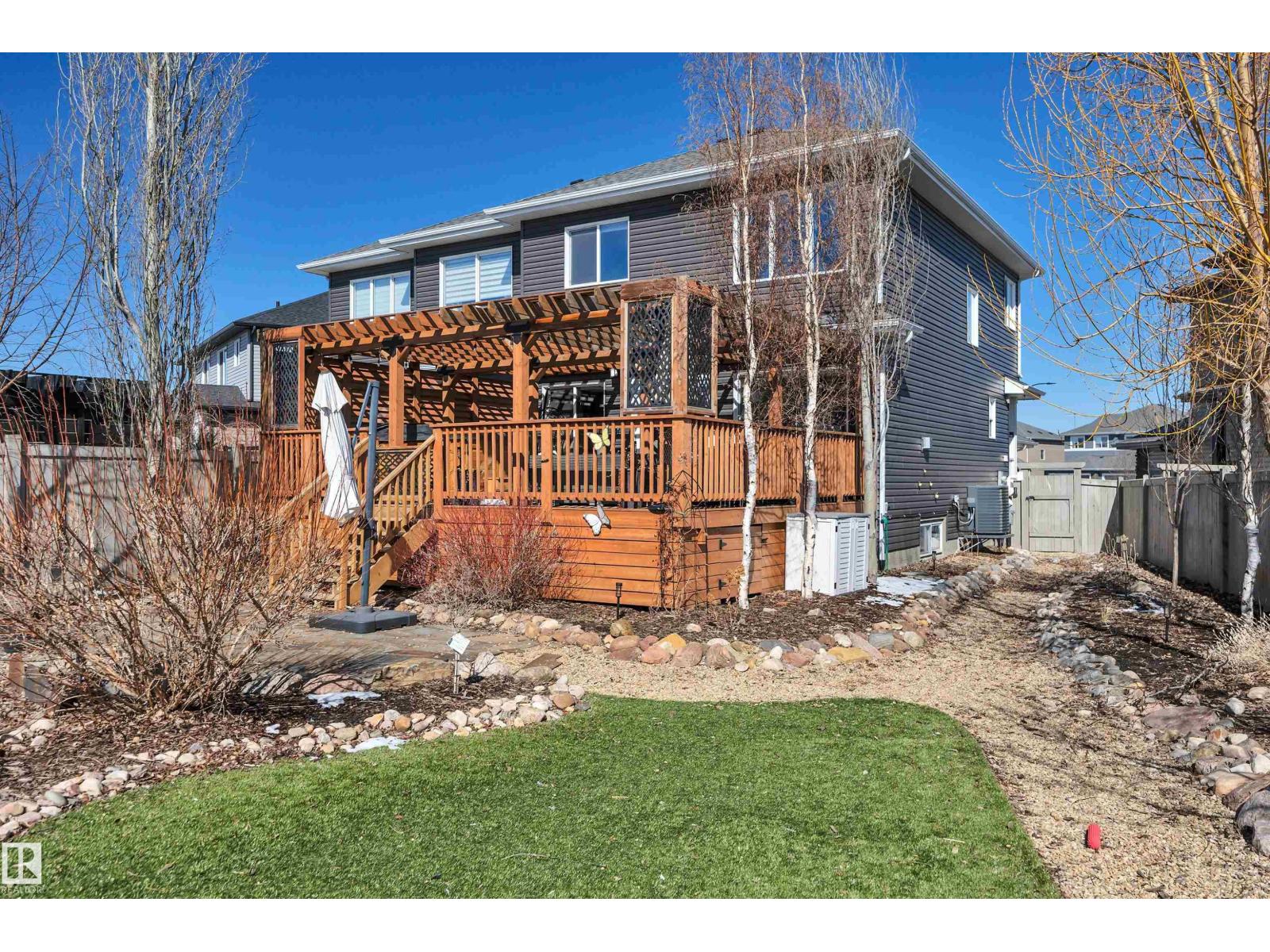 9 ROLSTON CL, Leduc