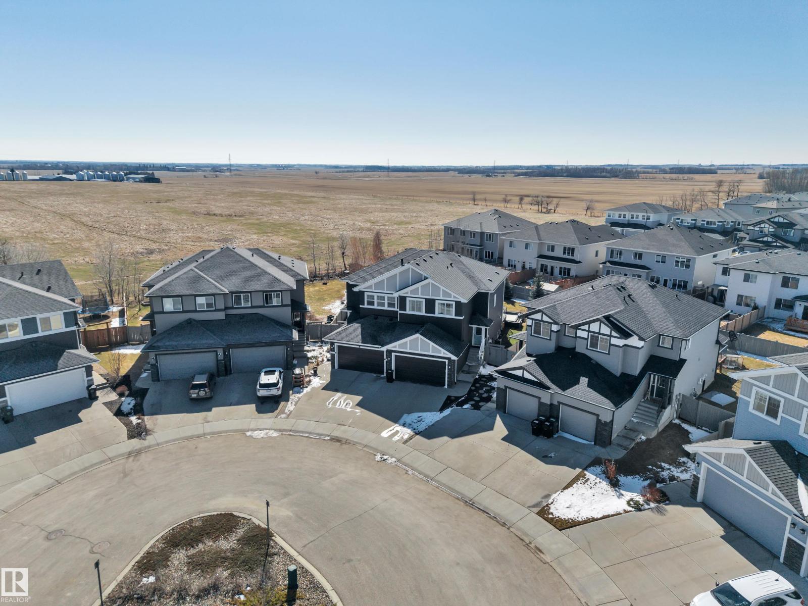 9 ROLSTON CL, Leduc