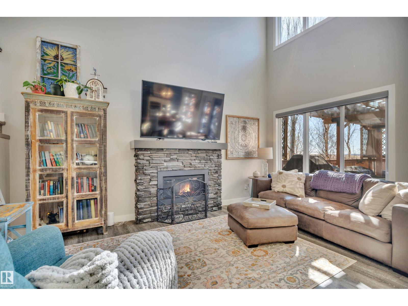 9 ROLSTON CL, Leduc