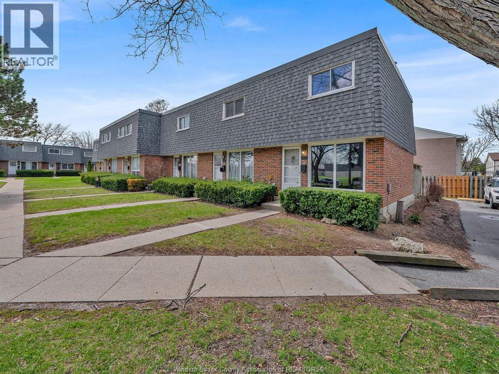 272 VICTORIA STREET Unit# 40, Amherstburg, Ontario, N9V2K5 — Photo 3