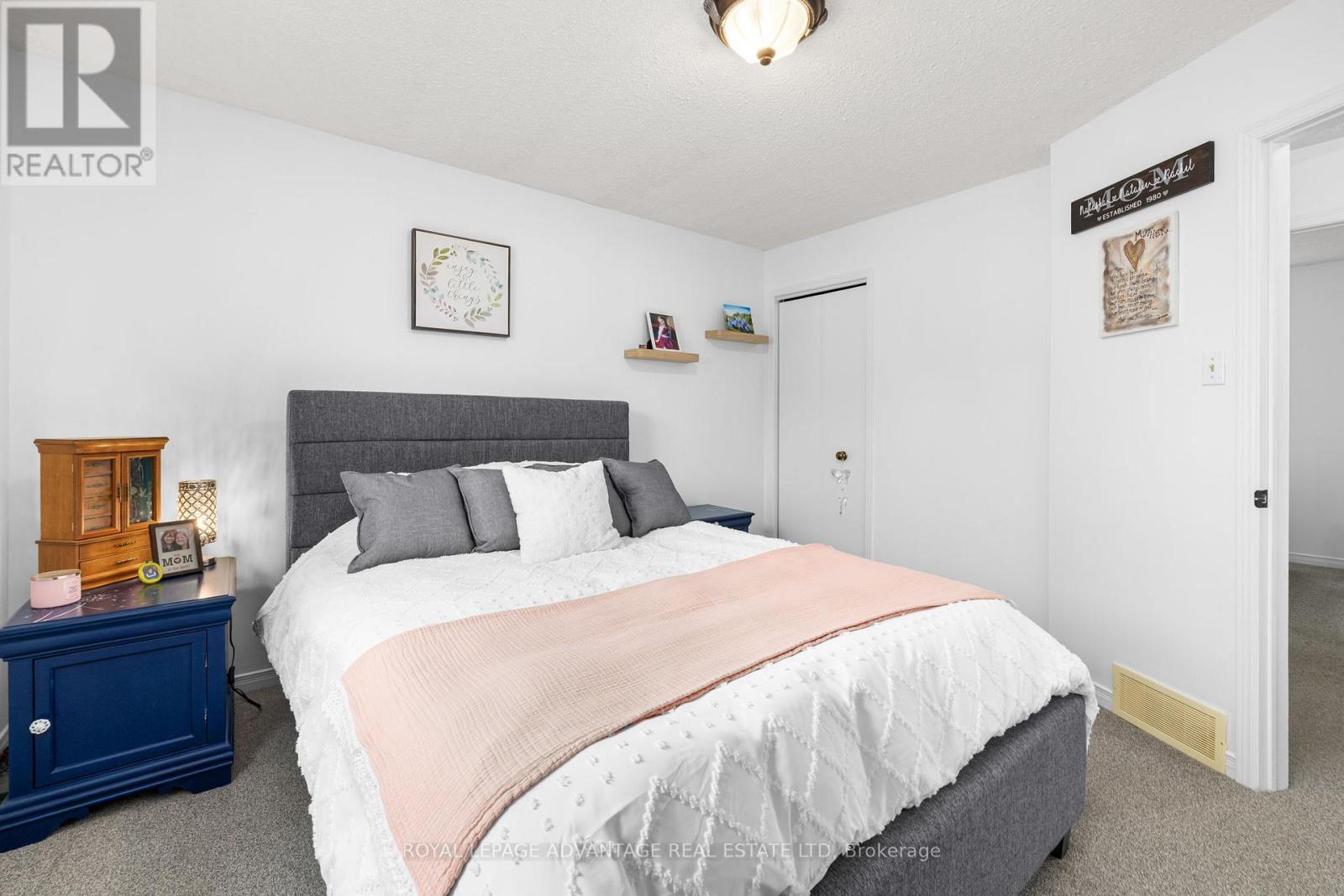24 GARDEN AVENUE - 19