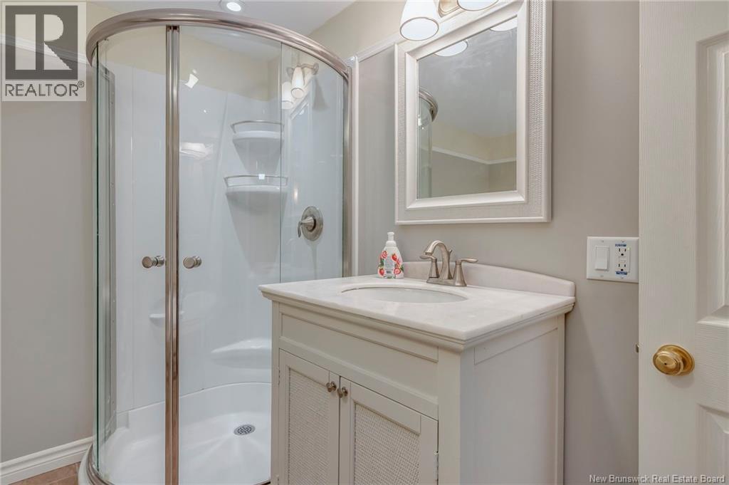 #6 354 Amirault Street - 37