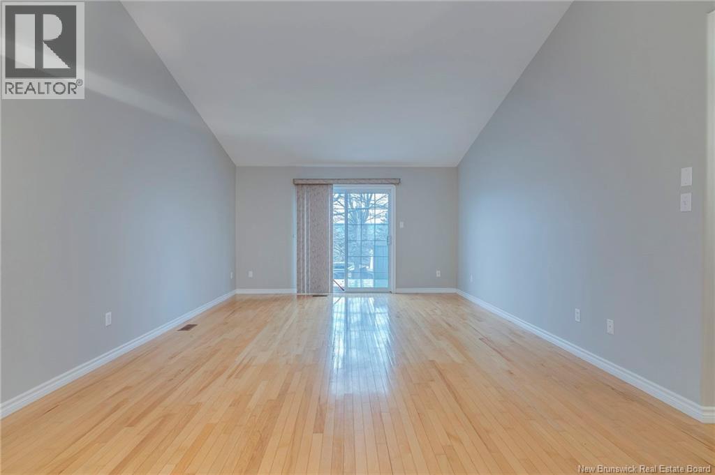 #6 354 Amirault Street - 24