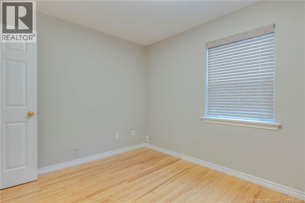 #6 354 Amirault Street - 31