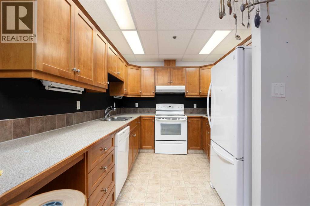 105 Oak Court — photo 32