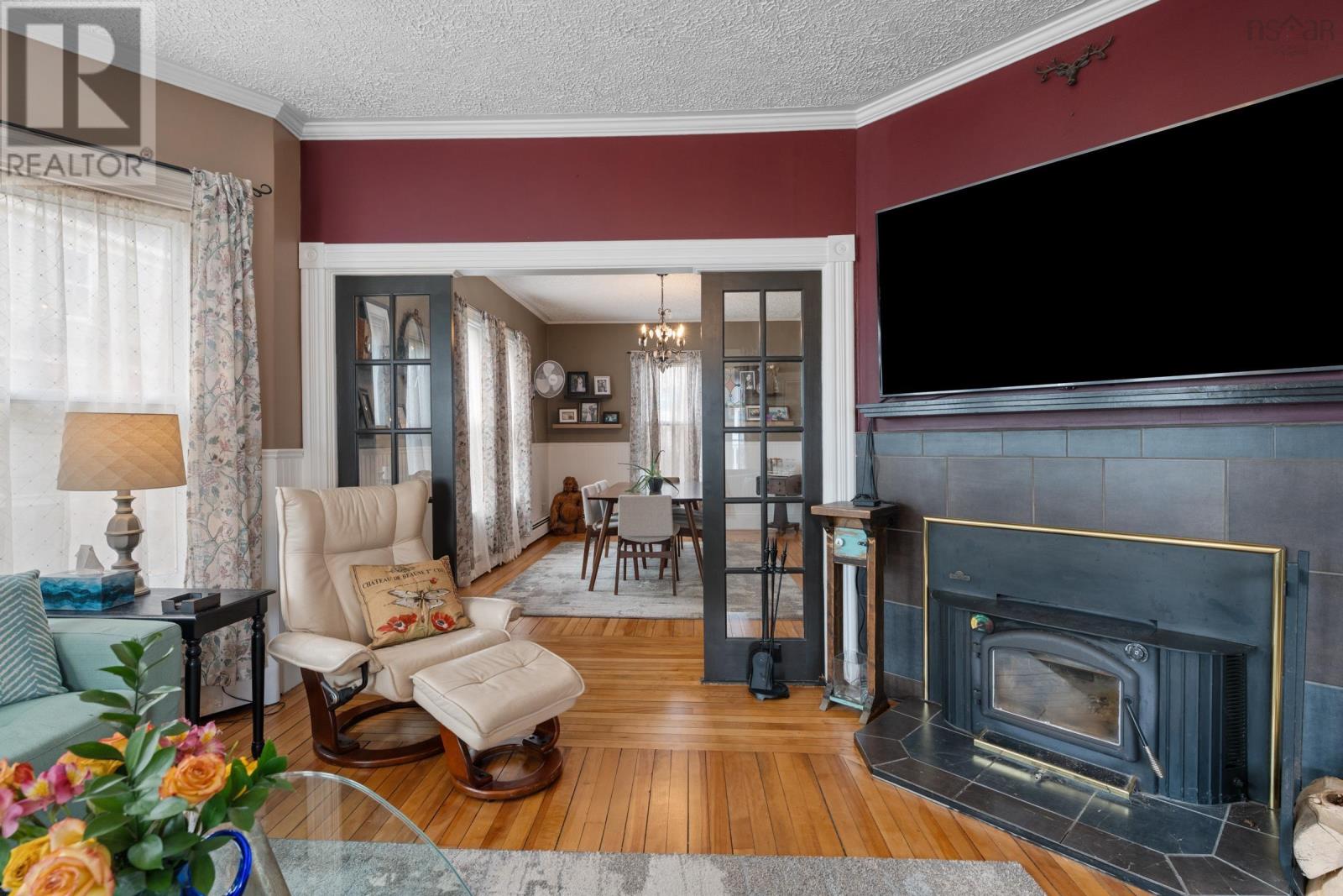 Property 10 of 31 of 355 Granville Street