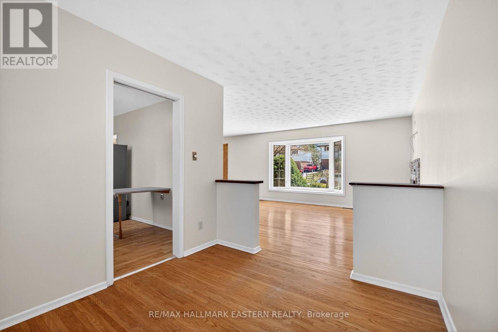 47 SPRINGBROOK DRIVE - 11
