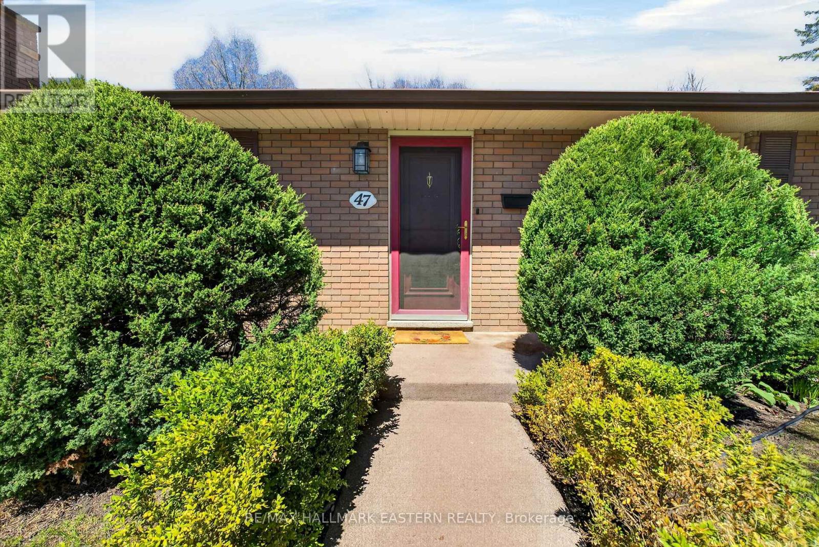 47 SPRINGBROOK DRIVE - 4