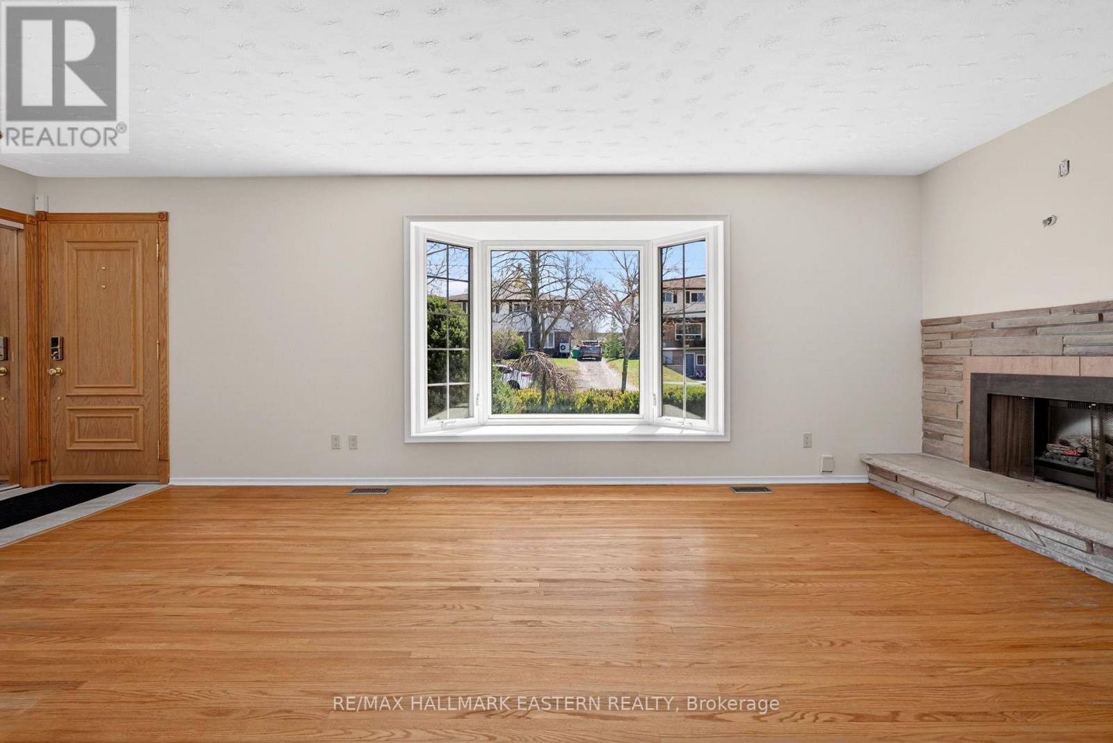 47 SPRINGBROOK DRIVE - 8