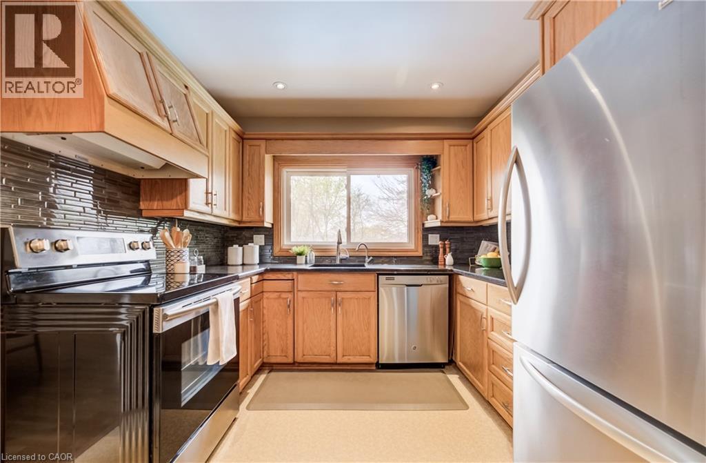 46 PEACHWOOD Court, Kitchener, Ontario, N2B1S6 — Photo 16