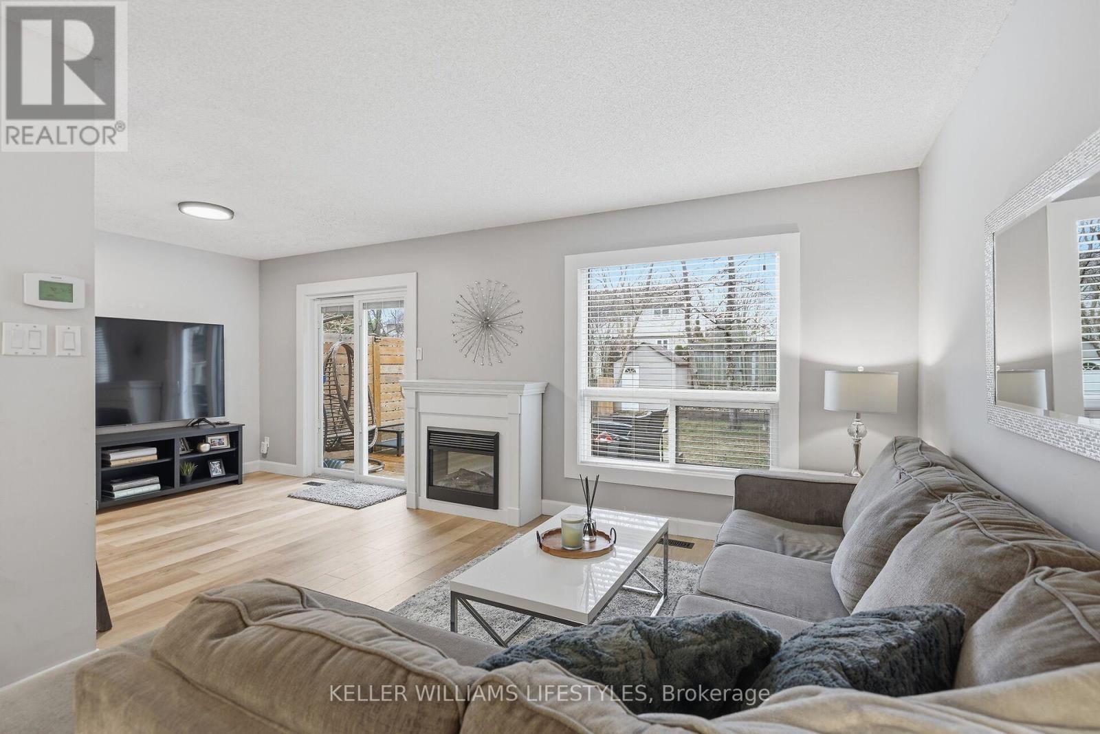22 TANOAK DRIVE - 10
