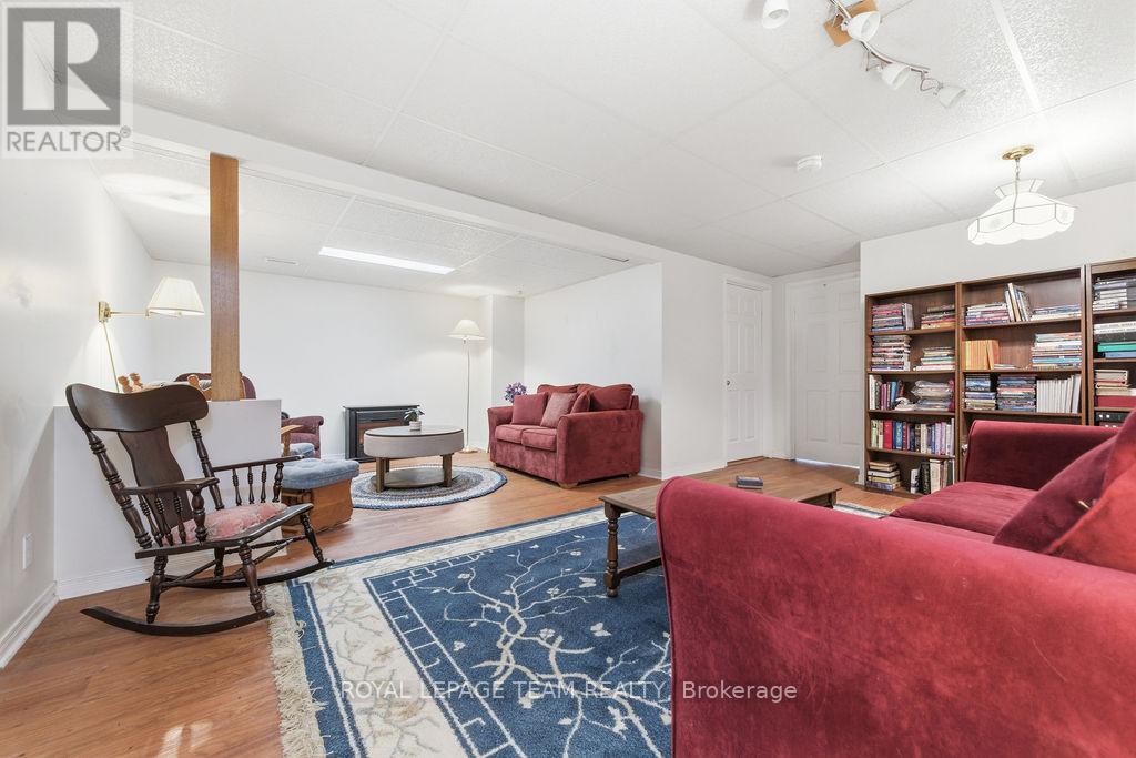 205 RENFREW AVENUE W - 25