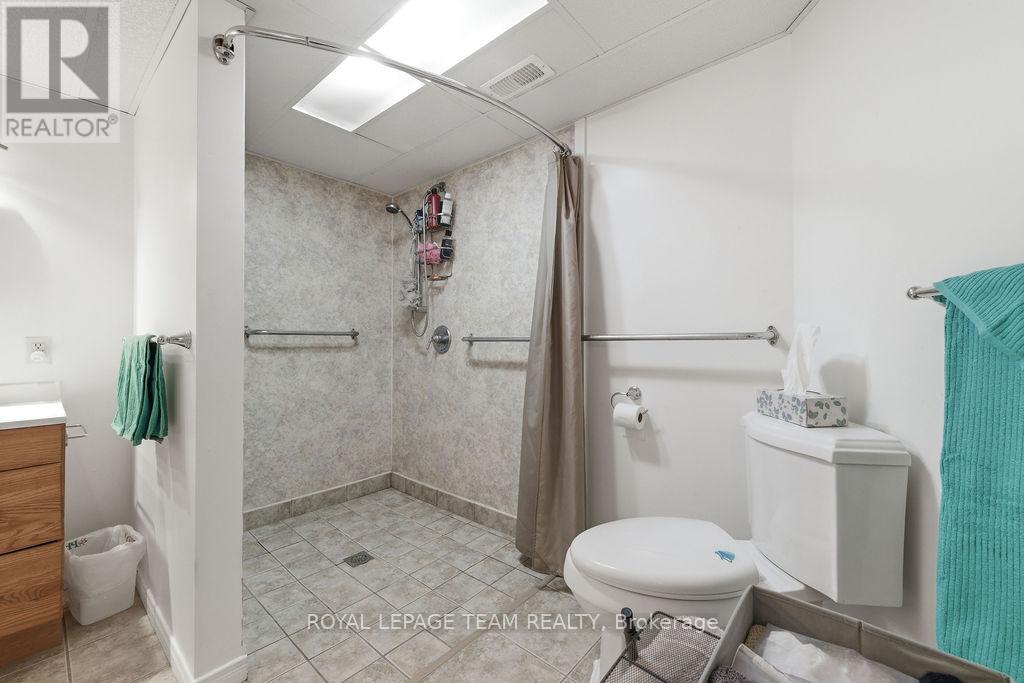 205 RENFREW AVENUE W - 28