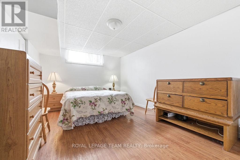 205 RENFREW AVENUE W - 30