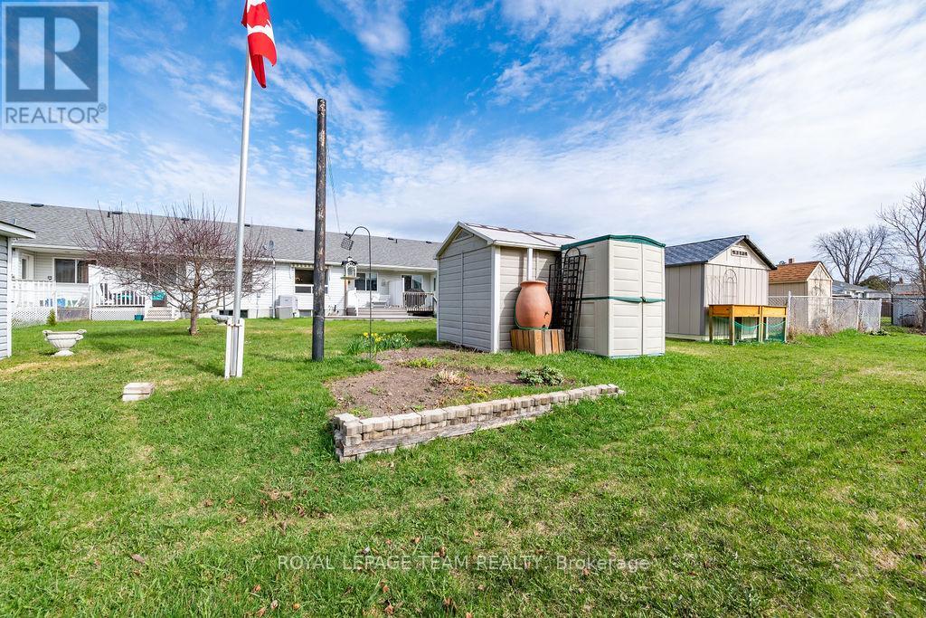 205 RENFREW AVENUE W - 34