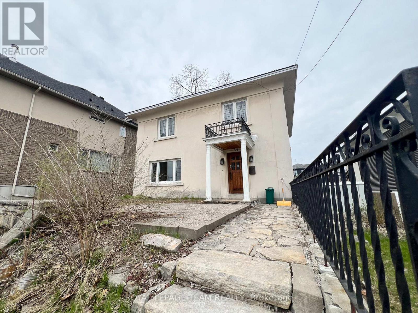 Anterior pic of property