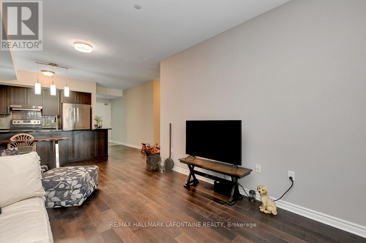 #114 120 PRESTIGE CIRCLE - 20