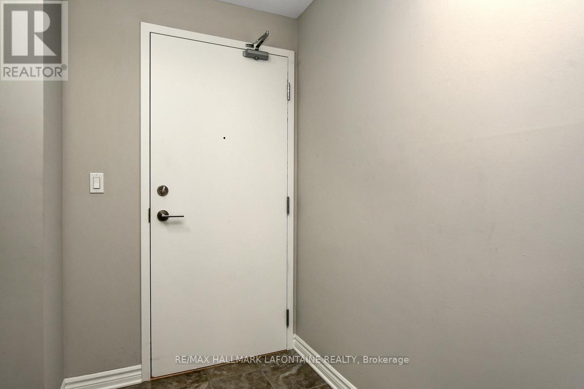 #114 120 PRESTIGE CIRCLE - 6