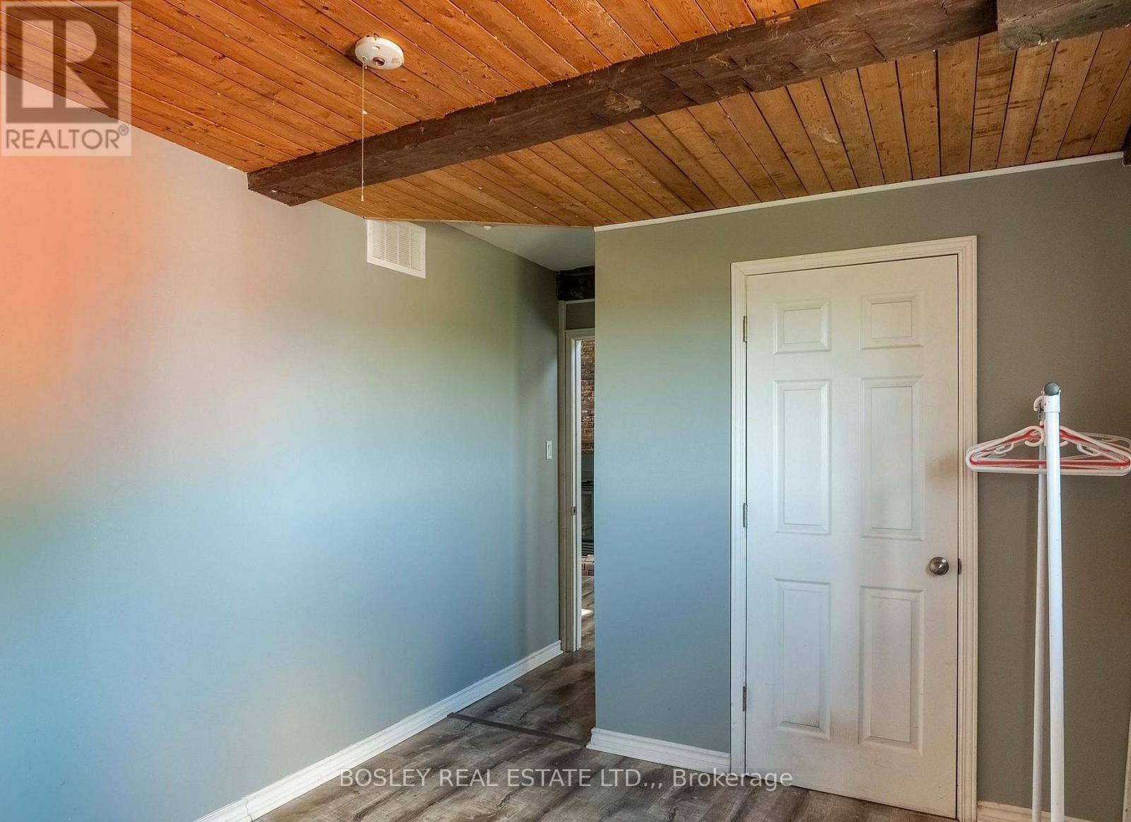5080 SHERKSTON ROAD - 6