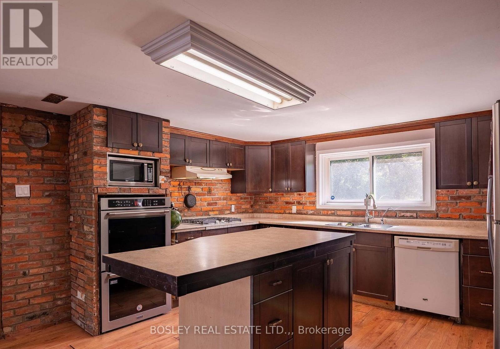 5080 SHERKSTON ROAD - 8