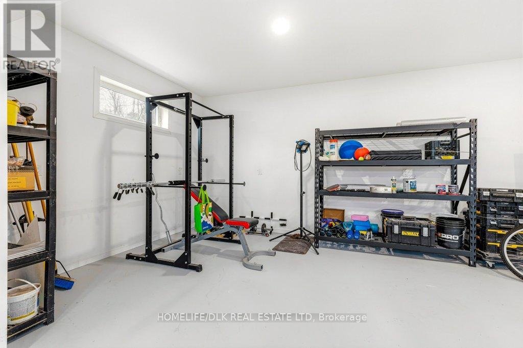109 CHARLOTTE STREET - 32