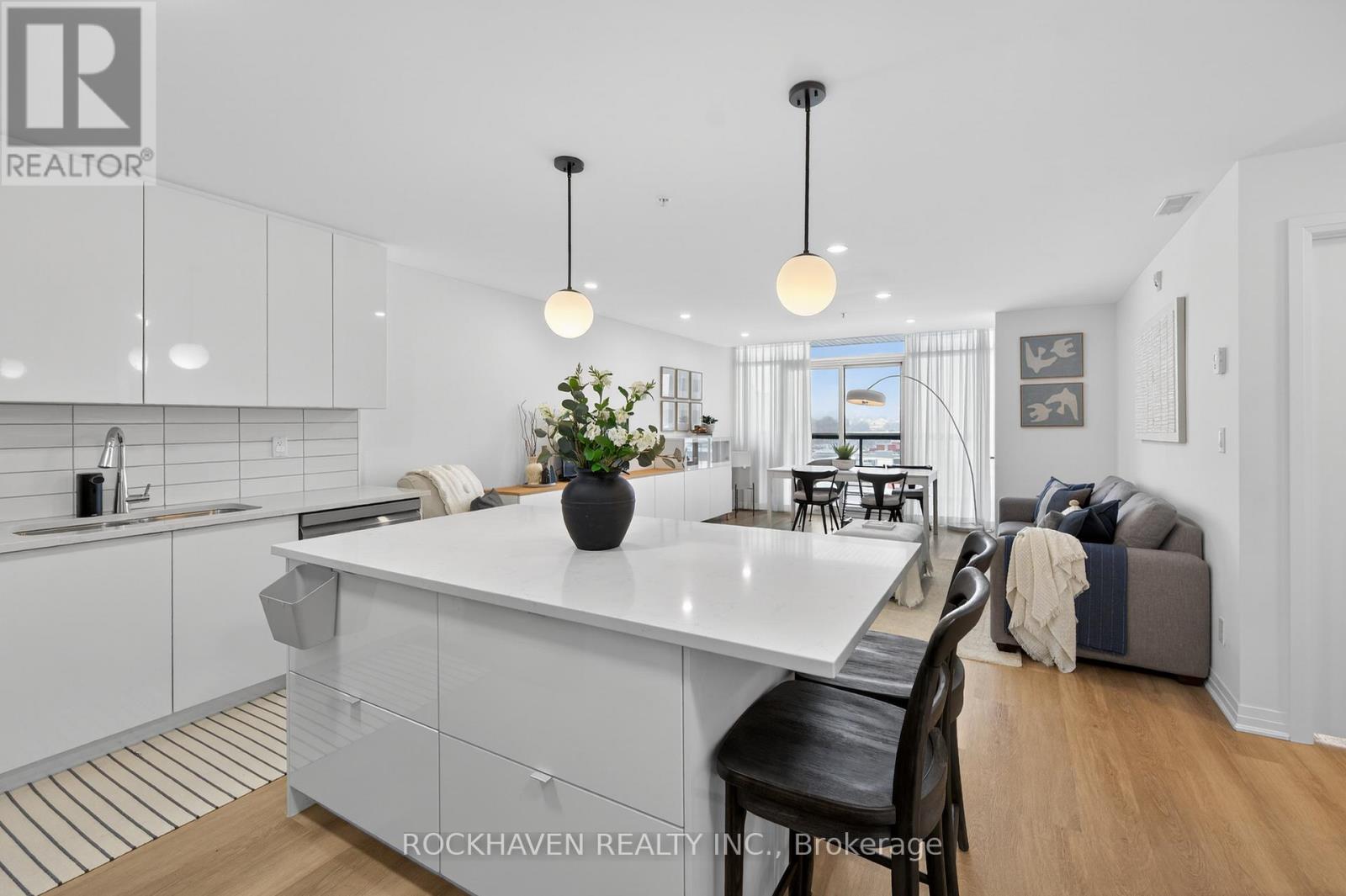 #503 5 HAMILTON STREET N - 4