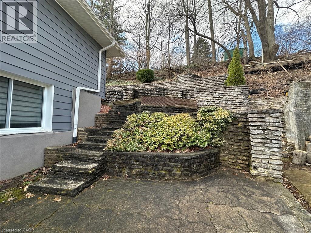 22 DUNDONALD Road - 35