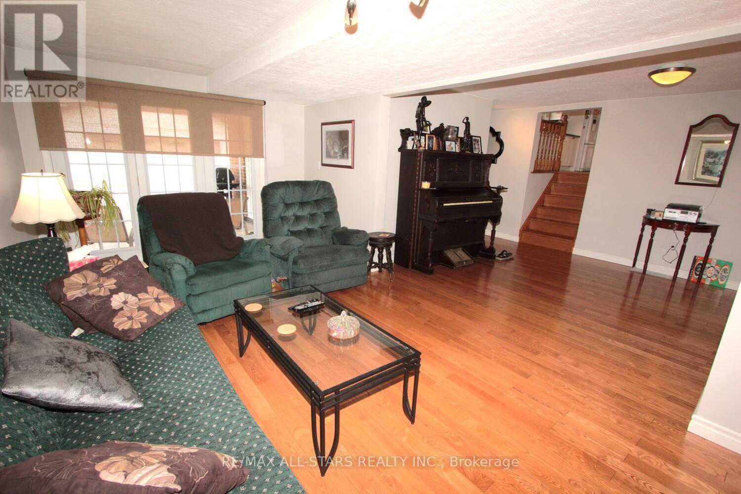137 REID STREET - 6